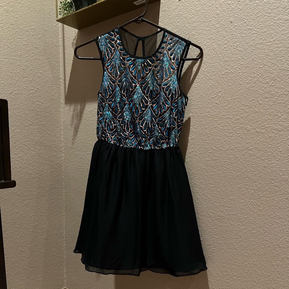 Short formal dress